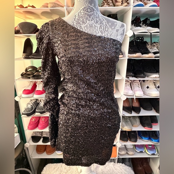 Spring + Mercer Mini Black Sequin One-Shoulder Dress NWT size Small - Picture 4 of 10